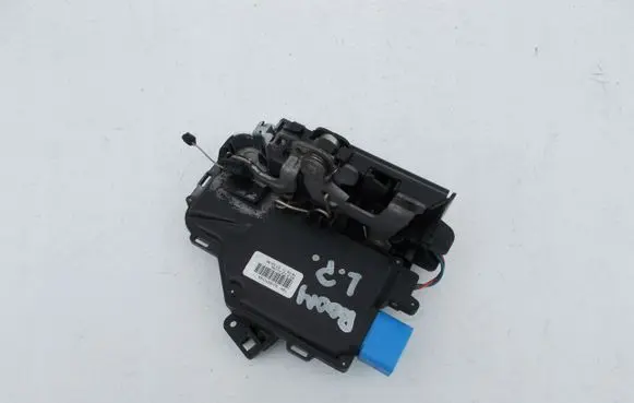 Skoda Roomster (5J) Front door lock 5J1837015A
