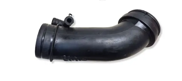 Audi A4 S4 B5 8D Air intake hose/pipe 050133354