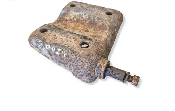 Mitsubishi L200 Front shock absorber mounting bracket MR992589