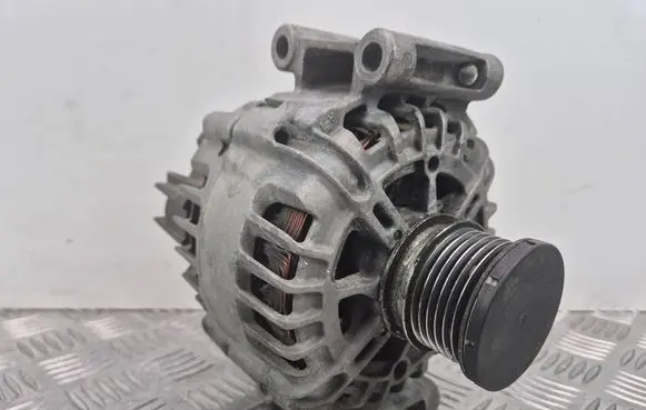 Mercedes-Benz C W204 Generator/alternator A0009063000 311154332 2608896B