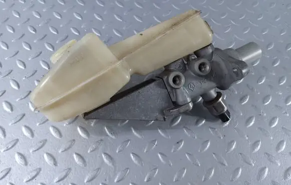 Mercedes-Benz R W251 Master brake cylinder A2514300202 10052299241