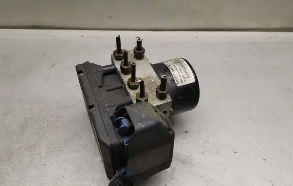 Volvo S80 ABS Pump 9467582 9467581