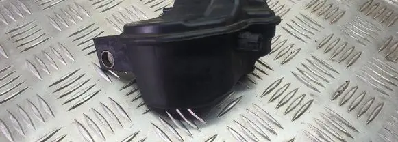 Mazda 3 I Vacuum air tank 