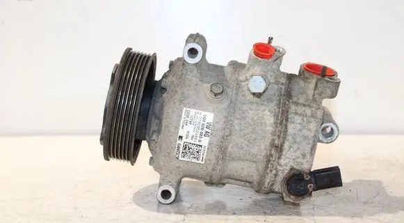 Volkswagen Caddy Fuel injection high pressure pump 5Q0820803G