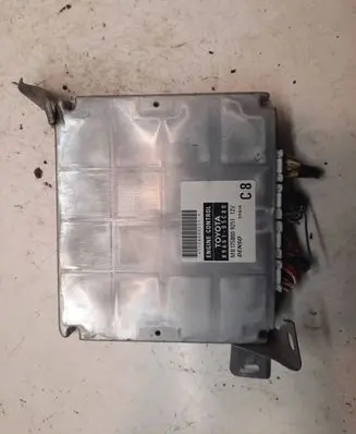 Toyota Avensis T250 Engine control unit/module 8966105C80 MB1758009251 1758009251