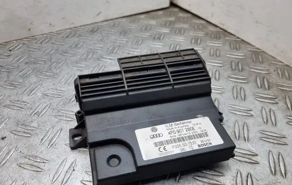 Audi Q7 4L Power management control unit 4F0907280E