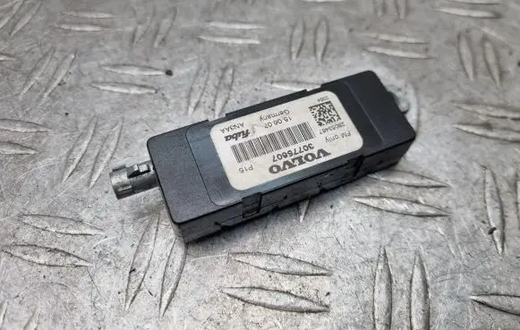 Volvo C70 Aerial antenna amplifier 30775607