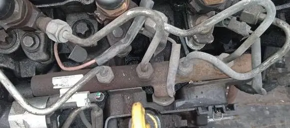 Renault Laguna III Fuel main line pipe 8200815617
