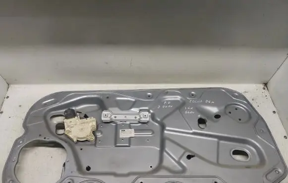 Ford Focus Front door window regulator with motor 