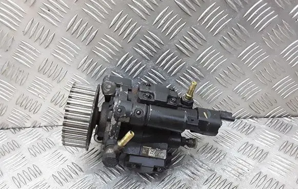 Renault Laguna III Fuel injection high pressure pump 8200821184 A2C20000754