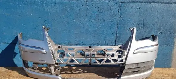 Volkswagen Touran I Front bumper 1T0807217