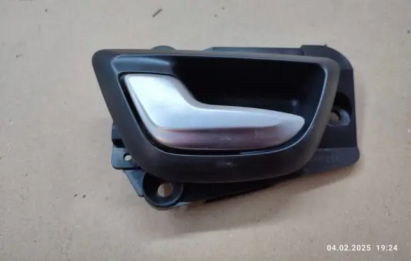 Volvo XC90 Front door interior handle