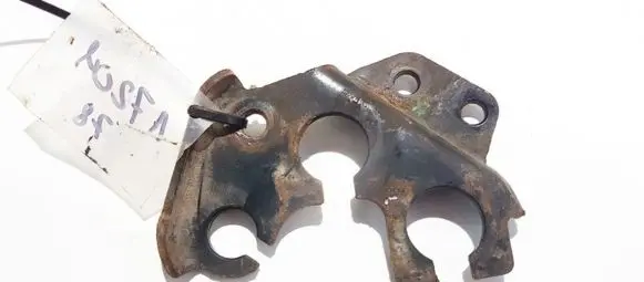 Toyota Aygo AB10 Engine mounting bracket