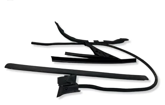 Maserati Levante Rubber seal front door (on door) 670032876 670033466 670032869
