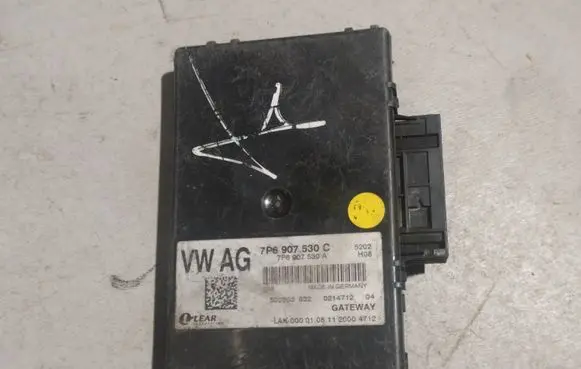 Volkswagen Touareg II Gateway control module 7P6907530C 7P6907530