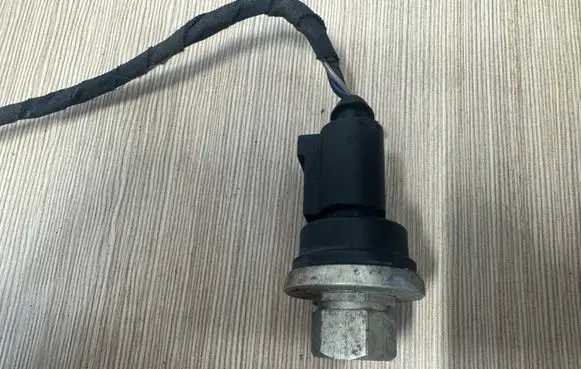 Audi A2 Air conditioning (A/C) pressure sensor 8Z0959126