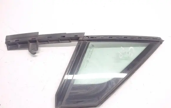 Citroen C5 Front door window glass four-door