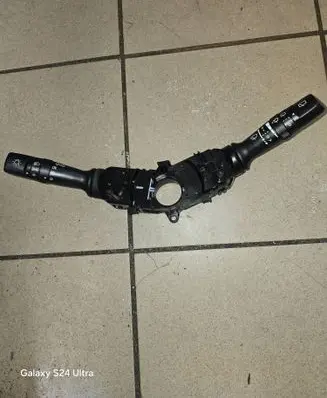 Wiper turn signal indicator stalk/switch