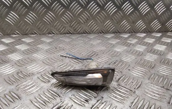 Opel Astra J Front fender indicator light 13273103