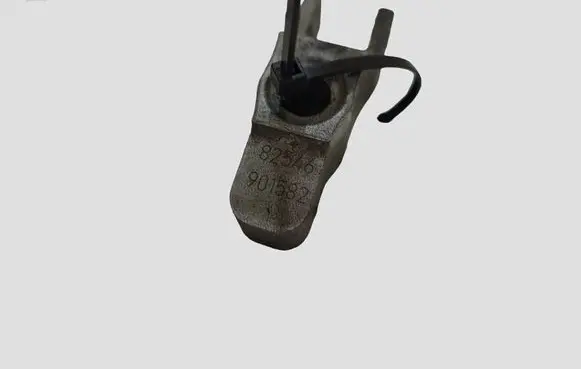 Opel Insignia A Fuel Injector clamp holder 82546