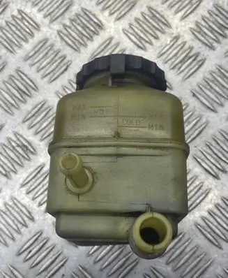 Lexus RX 300 Power steering fluid tank/reservoir PA6GF30