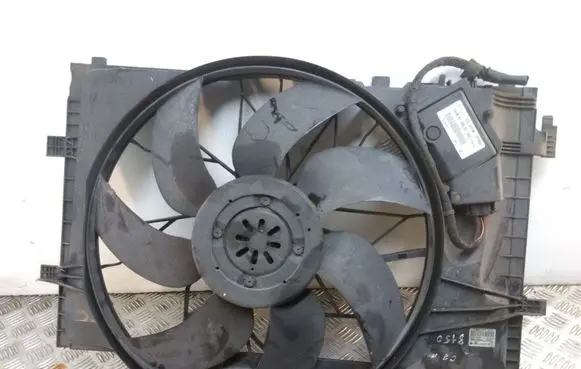 Mercedes-Benz C W203 Radiator cooling fan shroud A2035000293