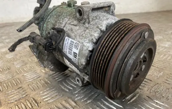 Opel Meriva B Air conditioning (A/C) compressor (pump) 13335251 401351739 01042004228A