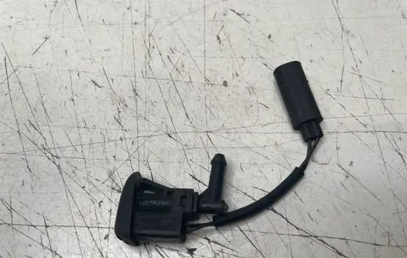 BMW 3 E46 Windshield washer spray nozzle 7056731