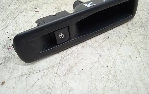 Renault Scenic III - Grand scenic III Electric window control switch 829500004R