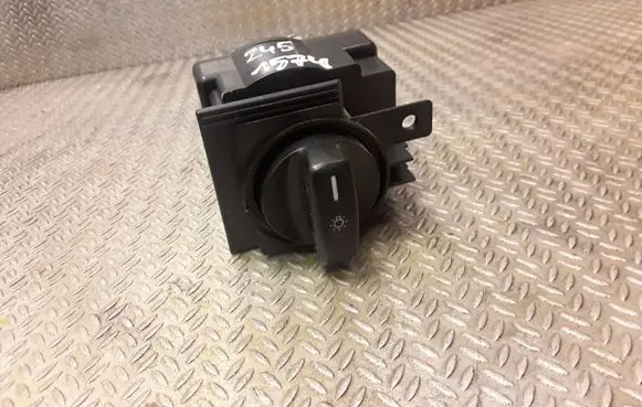 Mercedes-Benz B W245 Light switch 1695453004 A1695453004