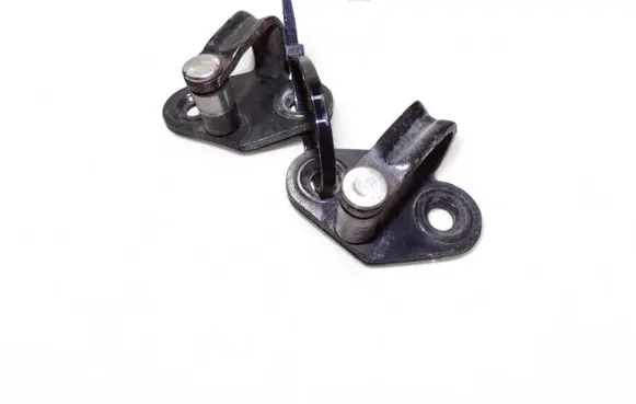Volkswagen Transporter - Caravelle T4 Front door lock loop/hook striker 701837767