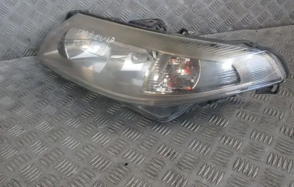 Renault Laguna II Headlight/headlamp 8200163323