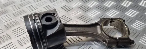 Opel Astra G Piston with connecting rod