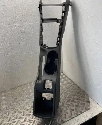 Hyundai i30 Center console 846112L000