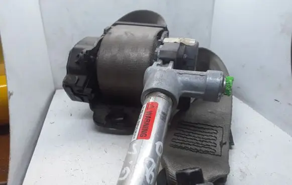 Volvo S80 Middle seatbelt (rear) NOCODE
