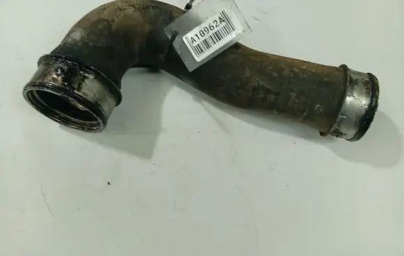 Skoda Octavia Mk2 (1Z) Intercooler hose/pipe 