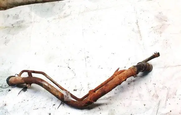 Honda FR-V Fuel tank filler neck pipe 