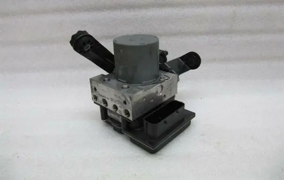 BMW 6 E63 E64 ABS Pump 34516791108