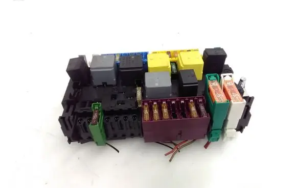 Mercedes-Benz B W246 W242 Fuse module A2469067100