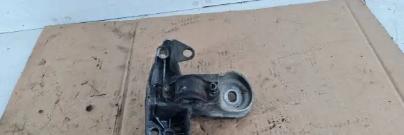 Audi A4 S4 B6 8E 8H Engine mounting bracket 8E0199351