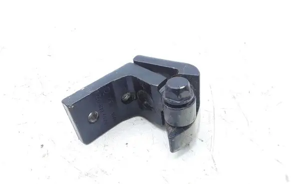 Skoda Octavia Mk2 (1Z) Rear door upper hinge 1Z0833402B