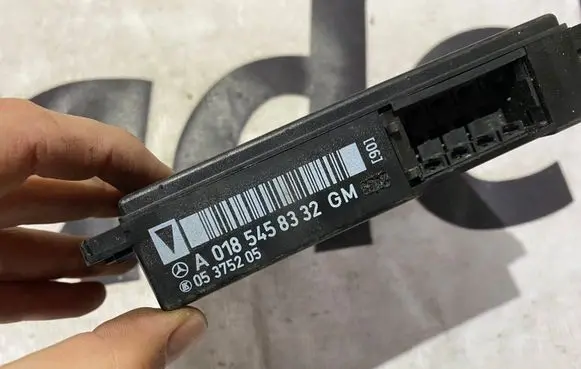 Mercedes-Benz S W220 Comfort/convenience module A0185458332 0185458332