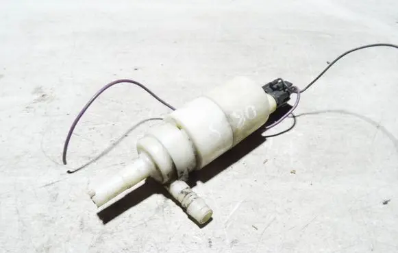 Volvo S80 Windscreen/windshield washer pump 22121790