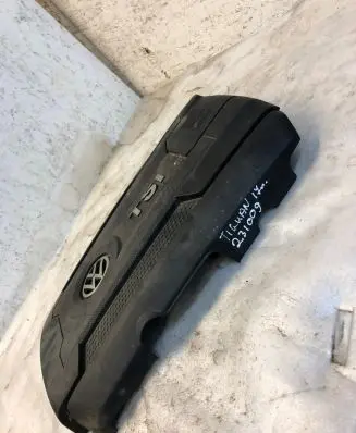 Volkswagen Tiguan Engine cover (trim) 06k103925