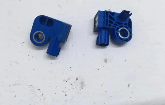 Jaguar XF X250 Airbag deployment crash/impact sensor