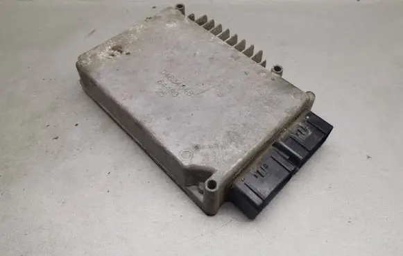 Chrysler Voyager Engine control unit/module 04834648