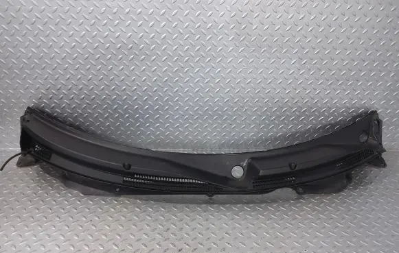 Suzuki Swift III Wiper trim 7233153R0