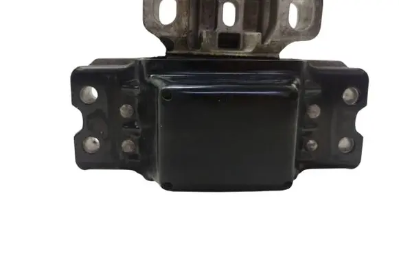 Volkswagen PASSAT B6 Engine mount bracket 3C0199555