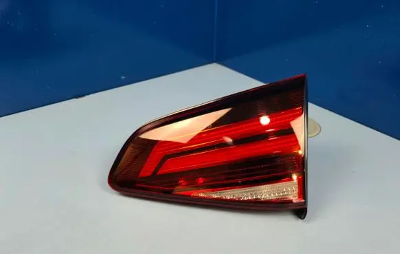 Volkswagen Golf VII Tailgate rear/tail lights 5G0945094AG L90124375