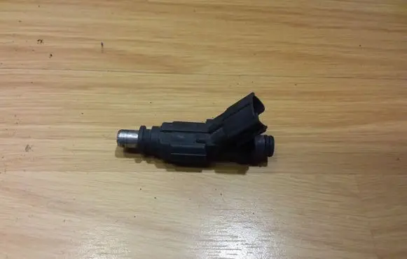 Toyota Corolla E120 E130 Fuel injector 232500D030